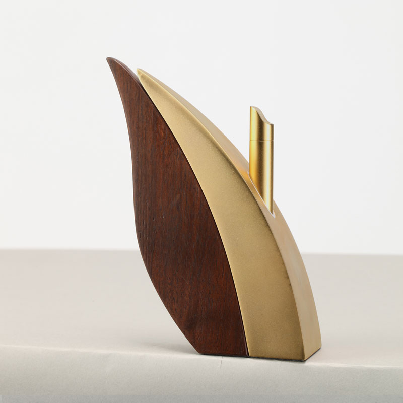 モニュメント供養碑 isana（鯨魚）いさな ＜金色＞